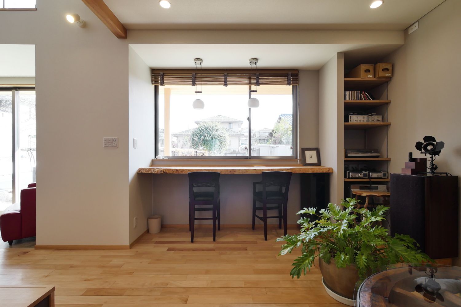 「庭を愉しむ家」, 池田デザイン室（一級建築士事務所） 池田デザイン室（一級建築士事務所） Living room لکڑی Wood effect