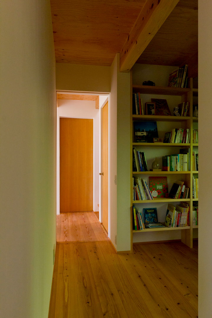 homify Scandinavian style study/office Wood Wood effect