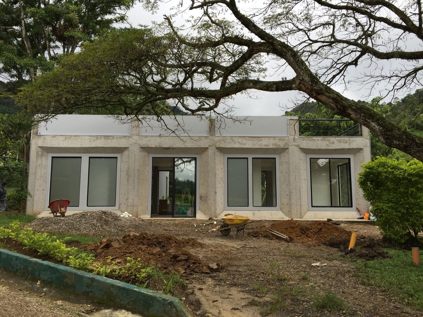 Casa La Vega, Vertice Oficina de Arquitectura Vertice Oficina de Arquitectura Casas modernas Concreto