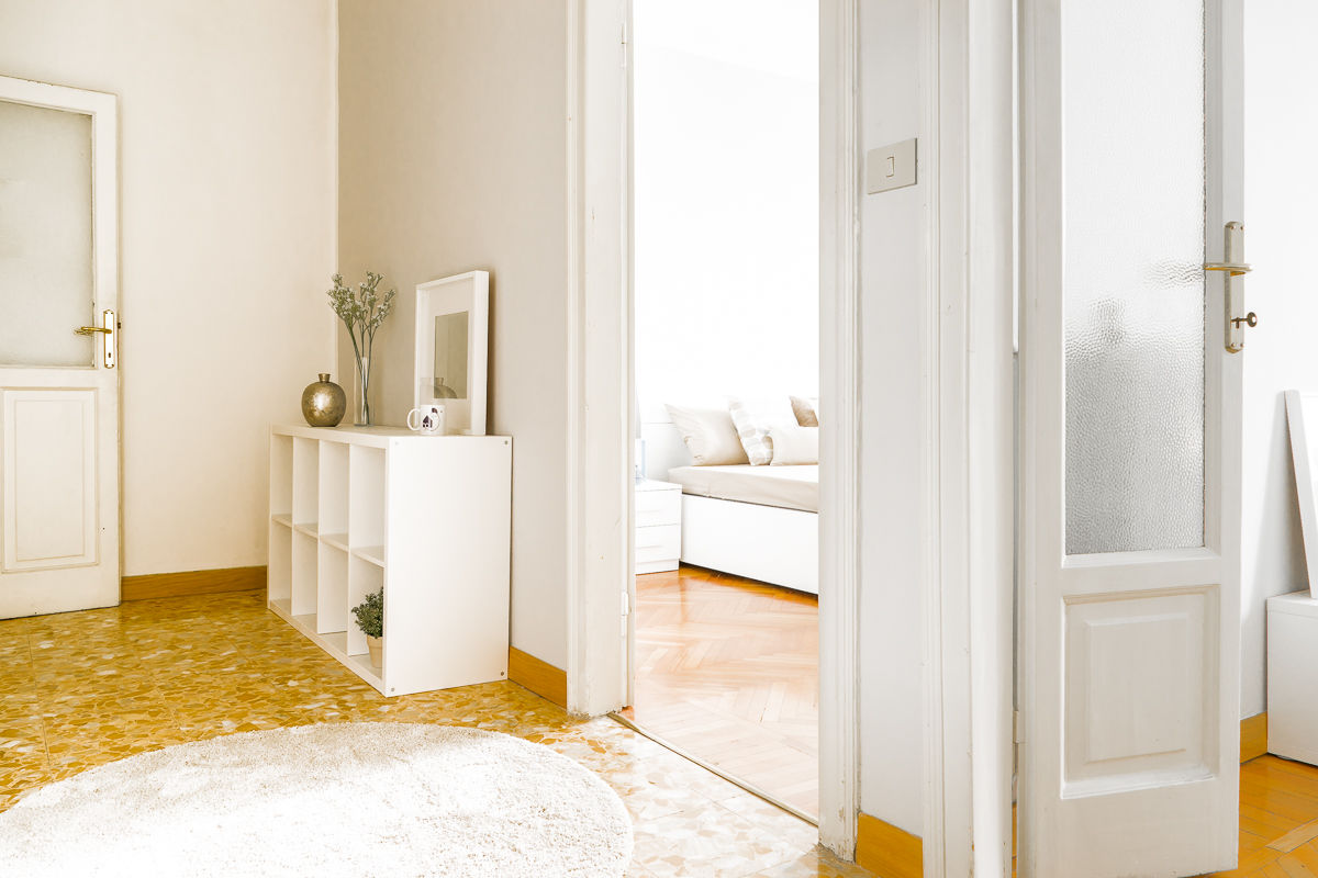 Muguet e Jasmin, Francesca Greco - HOME|Philosophy Francesca Greco - HOME|Philosophy Classic corridor, hallway & stairs