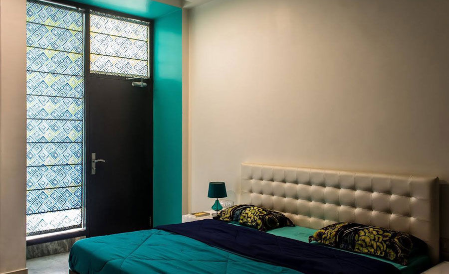 Singh Residence, StudioEzube StudioEzube Modern style bedroom Ceramic Turquoise Property,Furniture,Green,Comfort,Blue,Building,Azure,Wood,Interior design,Textile