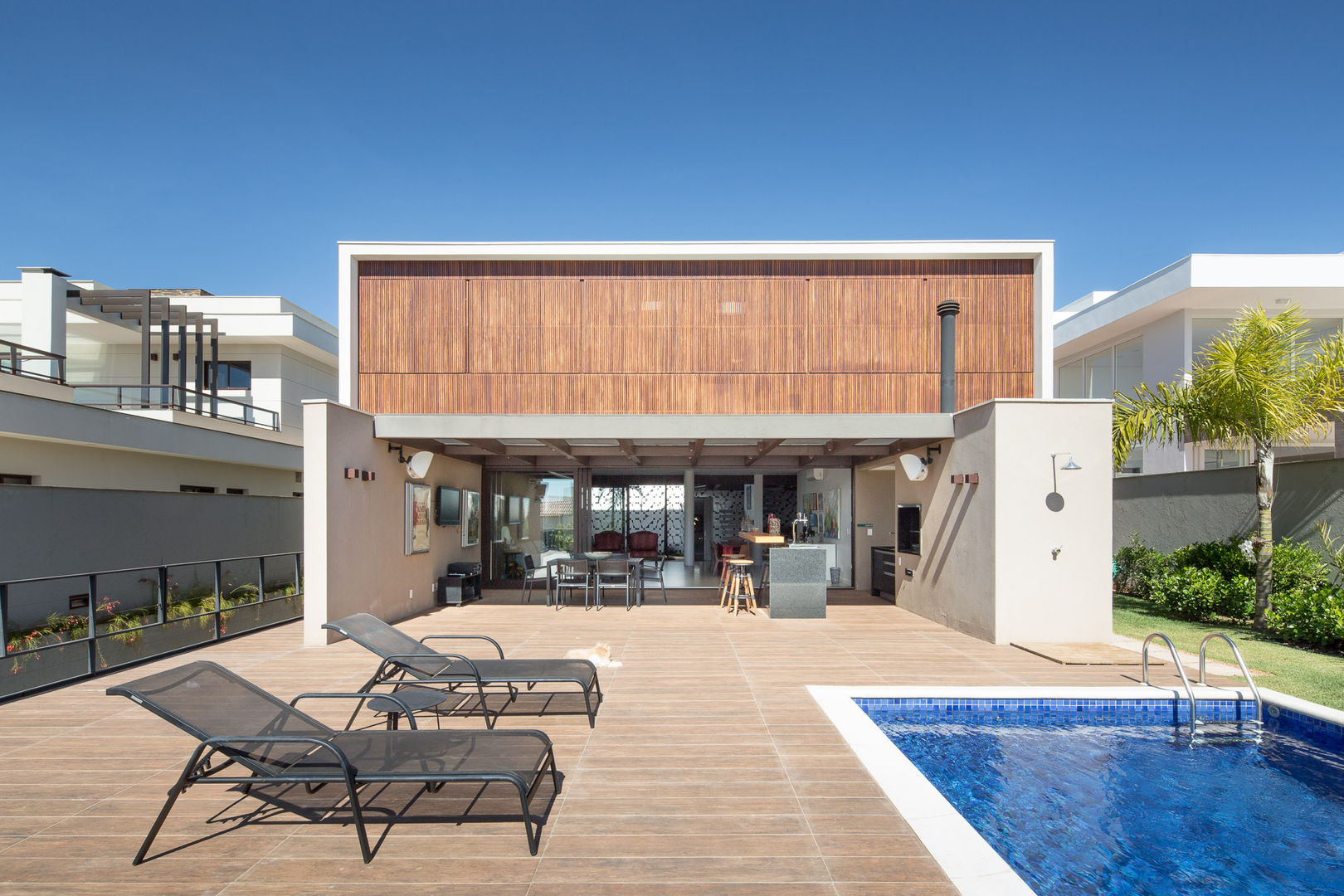 homify Casas modernas Madera Acabado en madera