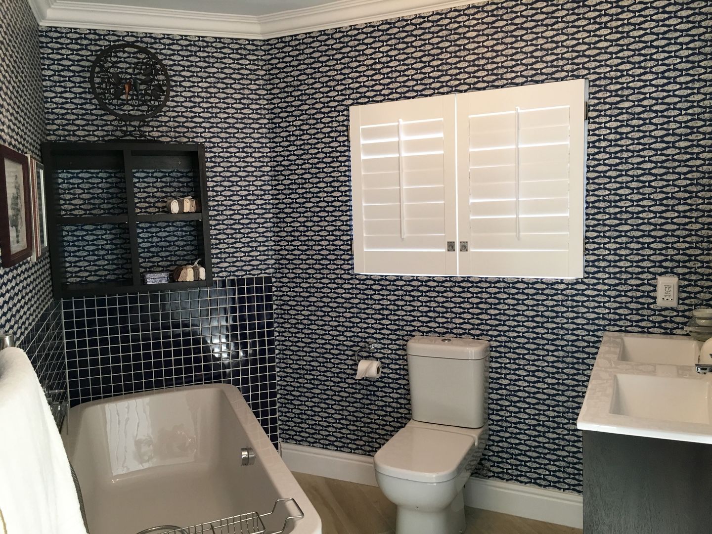 De Kelders Residence Hermanus Western Cape CS DESIGN Modern bathroom Bathroom wallpaper blue and white