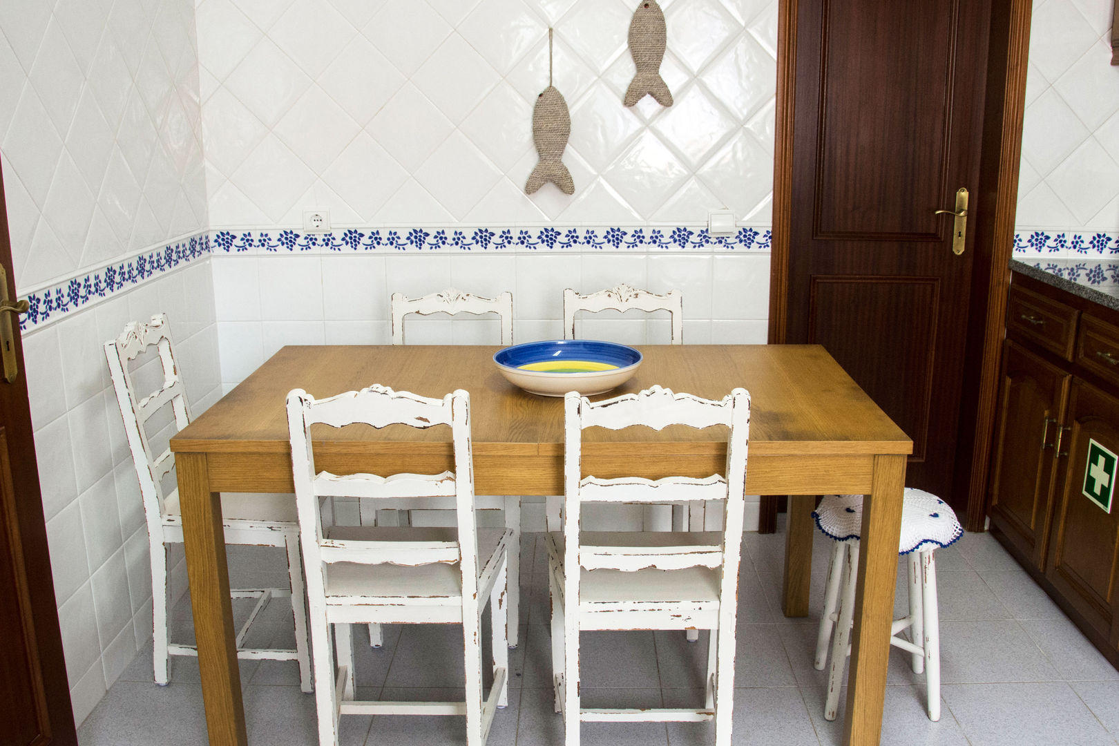 Uma casa turística rodeada de serra e mar, alma portuguesa alma portuguesa Rustic style kitchen