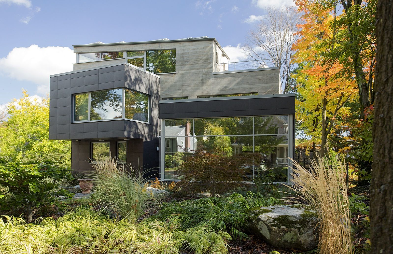 Super-insulated modern green home ZeroEnergy Design Modern home