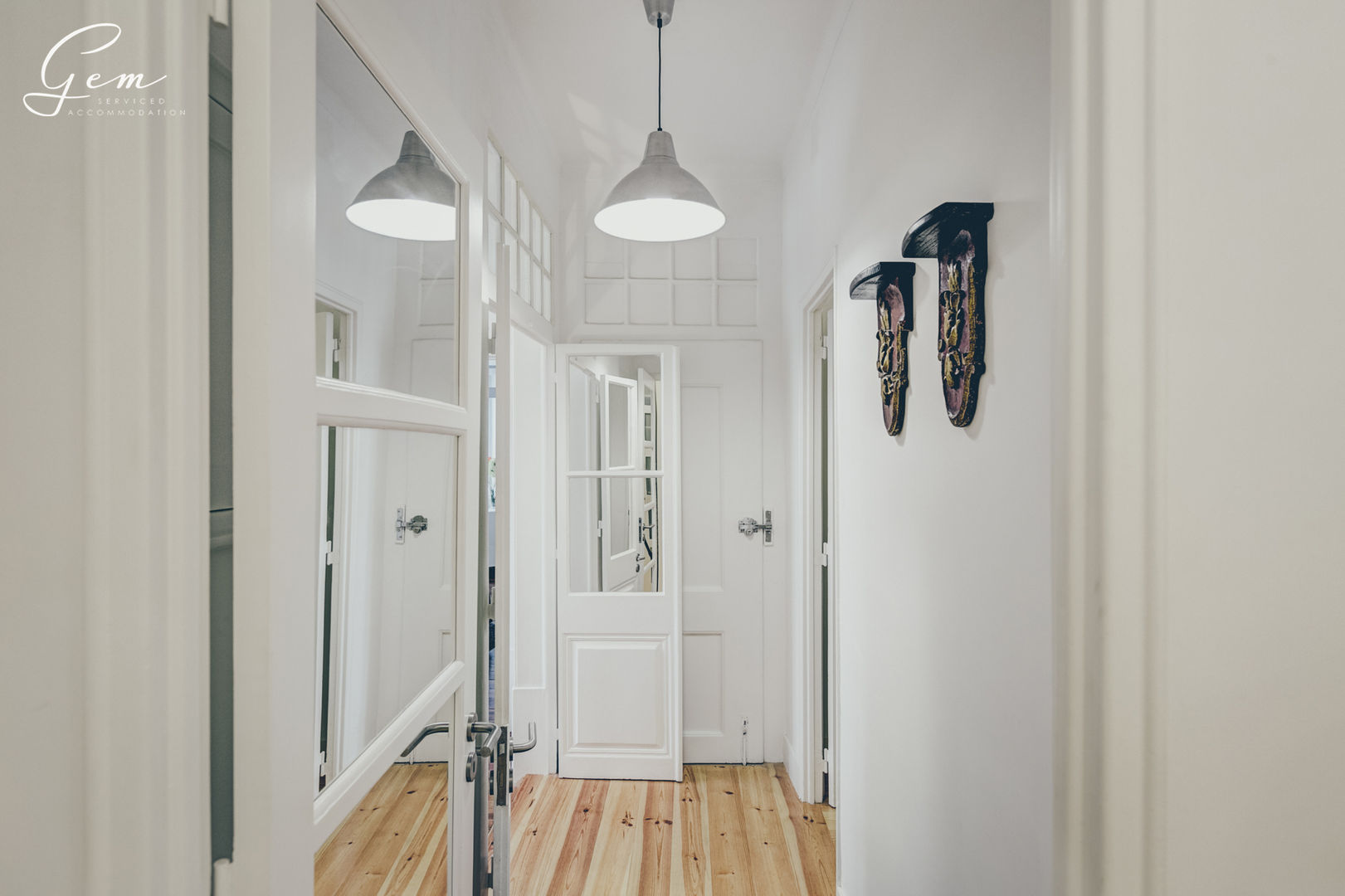 Casa Pombalina: "de velho a novo".​, Obrasdecor Obrasdecor Rustic style corridor, hallway & stairs Wood Wood effect