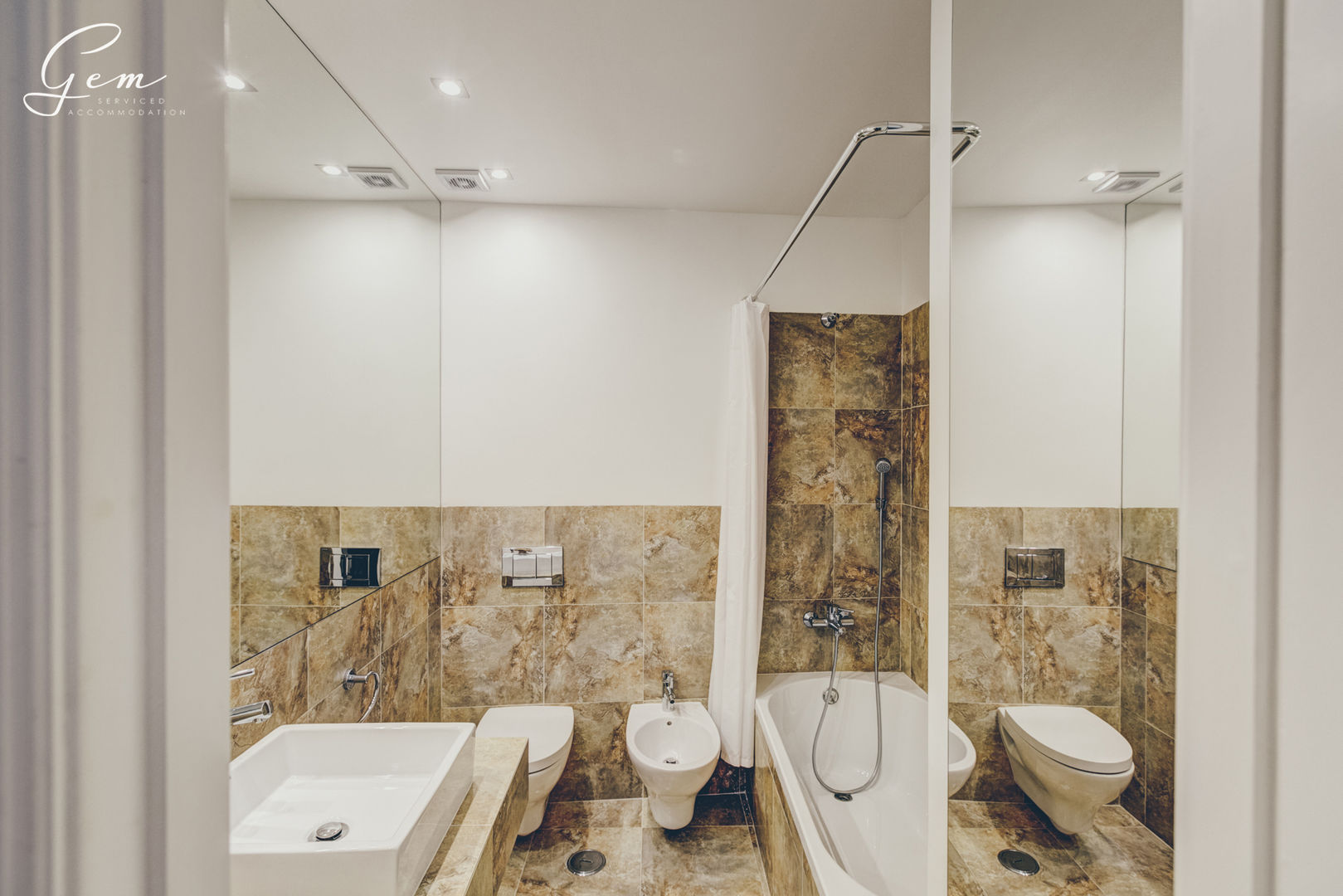 Casa Pombalina: "de velho a novo".​, Obrasdecor Obrasdecor Ванная комната в рустикальном стиле Плитка