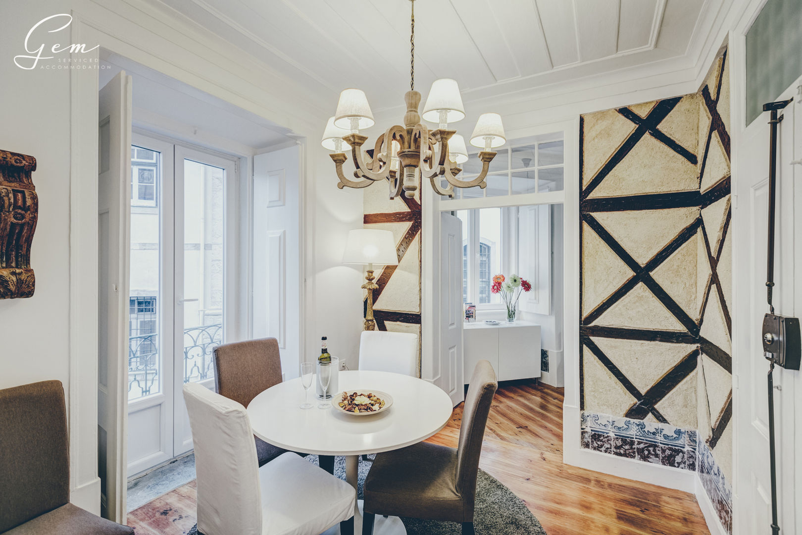 Casa Pombalina: "de velho a novo".​, Obrasdecor Obrasdecor Rustic style dining room Solid Wood Multicolored