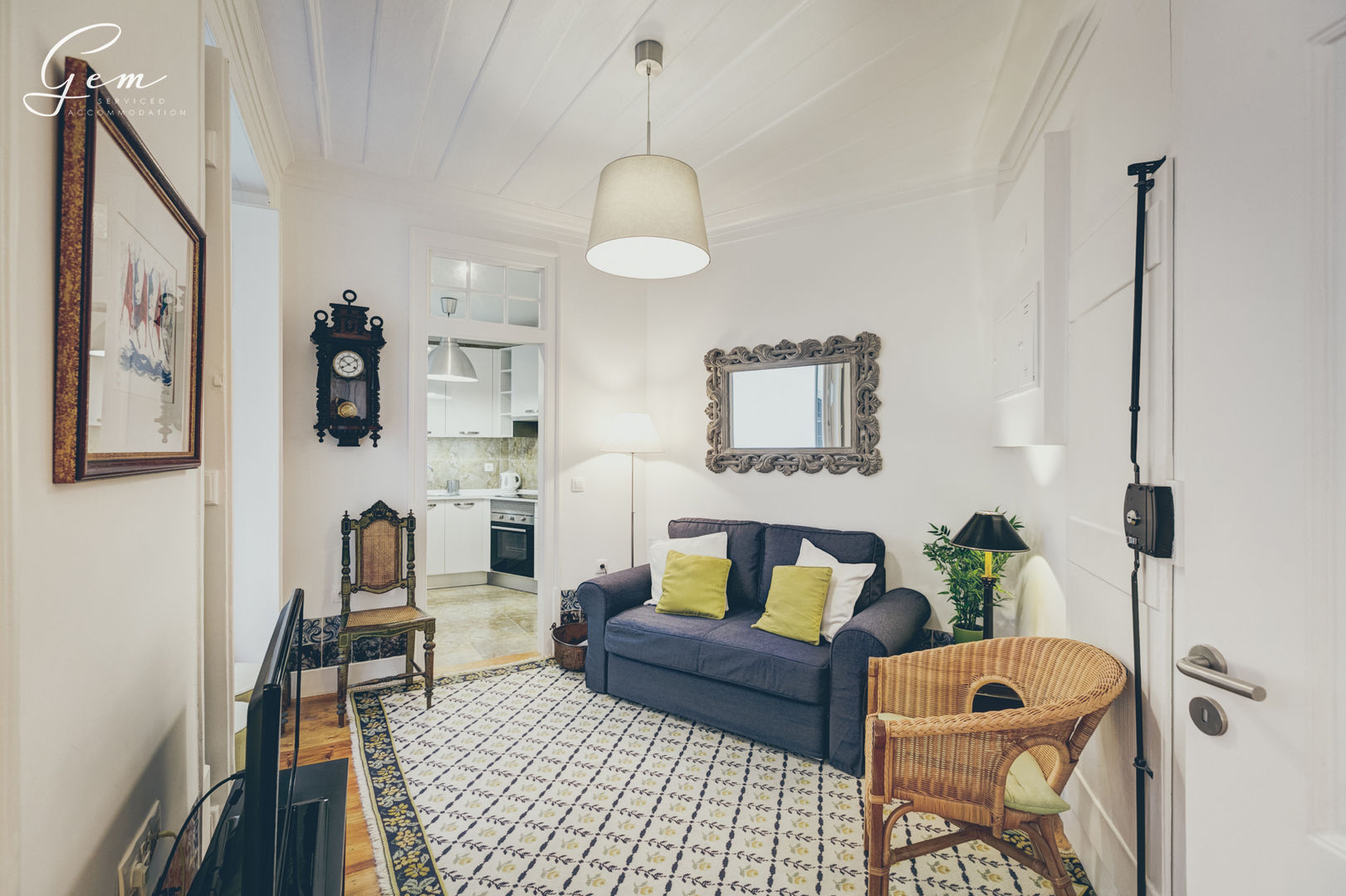Casa Pombalina: "de velho a novo".​, Obrasdecor Obrasdecor Phòng khách phong cách mộc mạc Dệt may Amber/Gold Sofas & armchairs