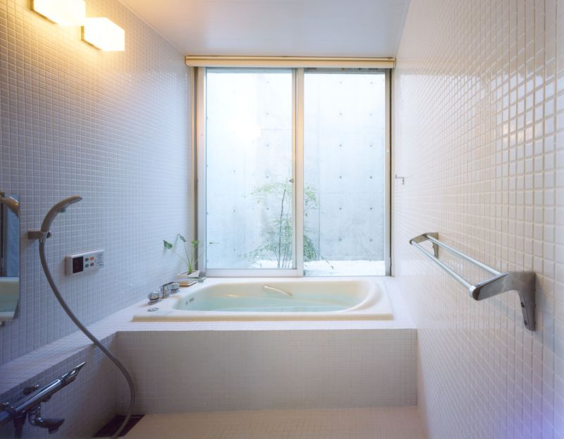 七郷の家, FrameWork設計事務所 FrameWork設計事務所 モダンスタイルの お風呂