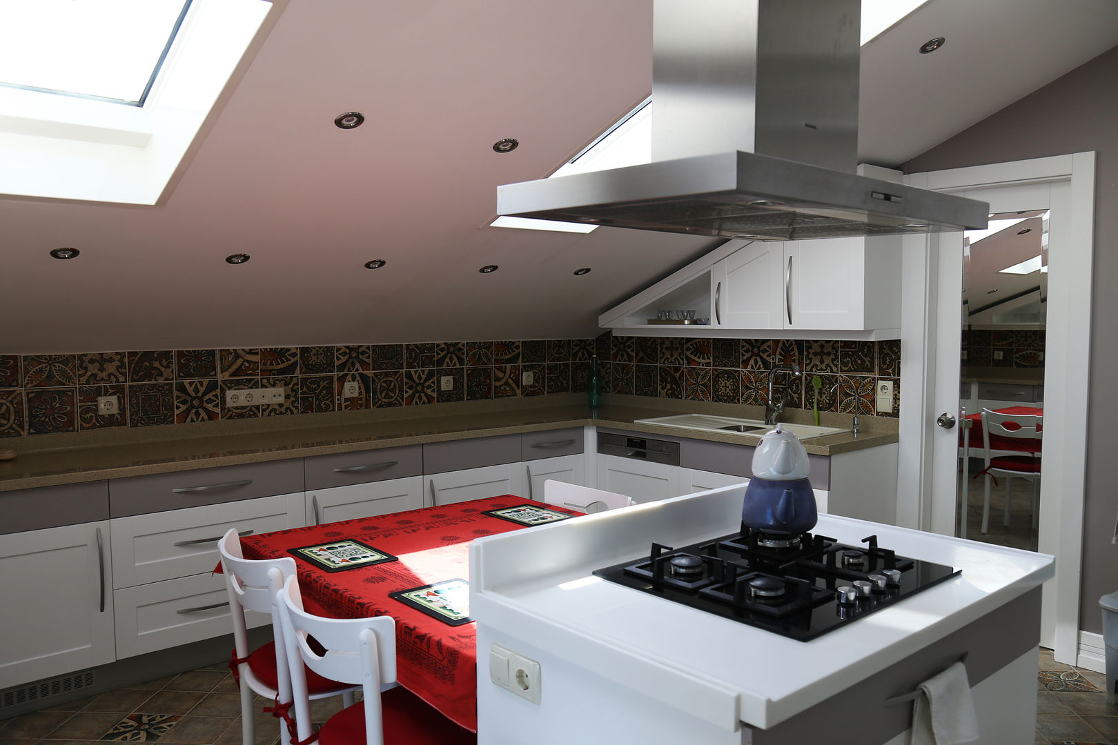 Bebek Çatı Katı, İndeko İç Mimari ve Tasarım İndeko İç Mimari ve Tasarım Classic style kitchen
