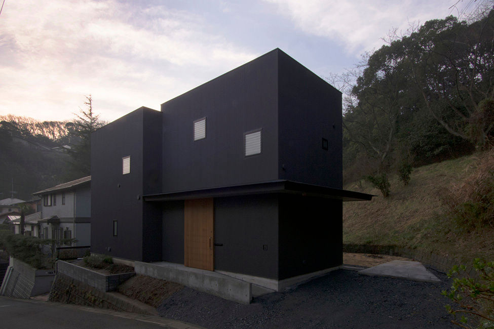 北鎌倉の家, 桑原茂建築設計事務所 / Shigeru Kuwahara Architects 桑原茂建築設計事務所 / Shigeru Kuwahara Architects Casas de estilo moderno