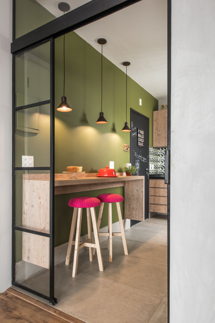 Apartamento no Ipiranga, Cores Lovers Cores Lovers Modern kitchen