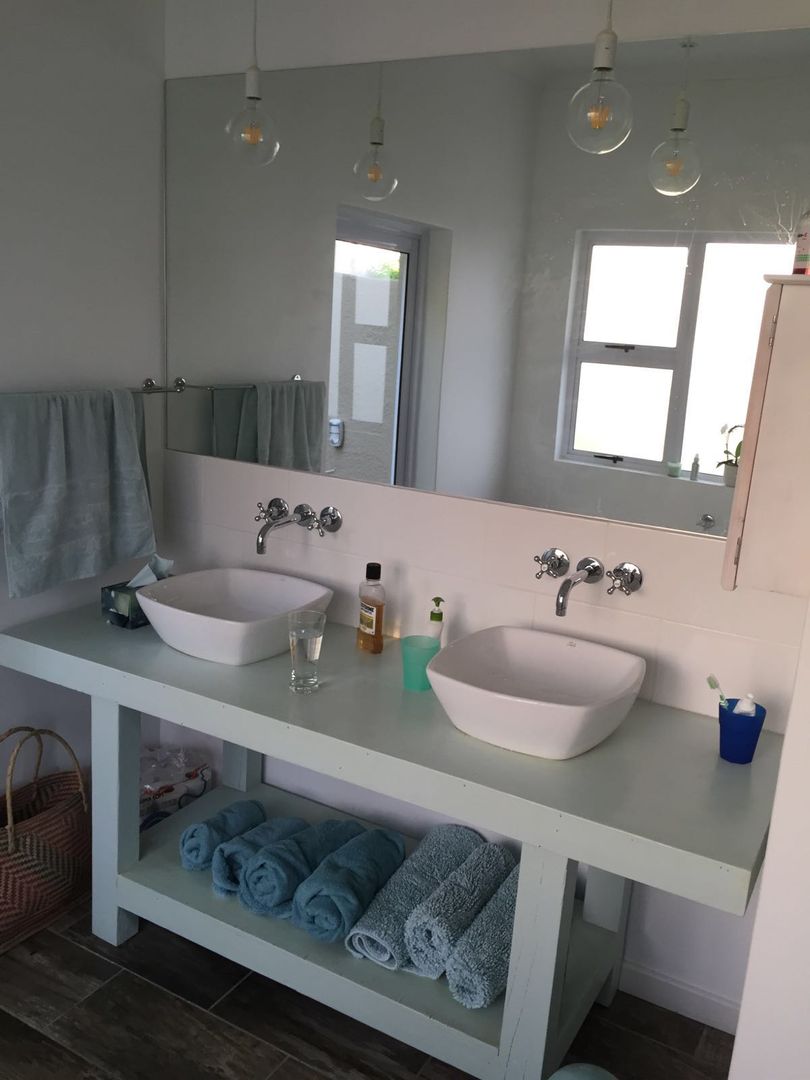 Residential Bathroom refurbishment, Urban Dwellers Design Studio Urban Dwellers Design Studio