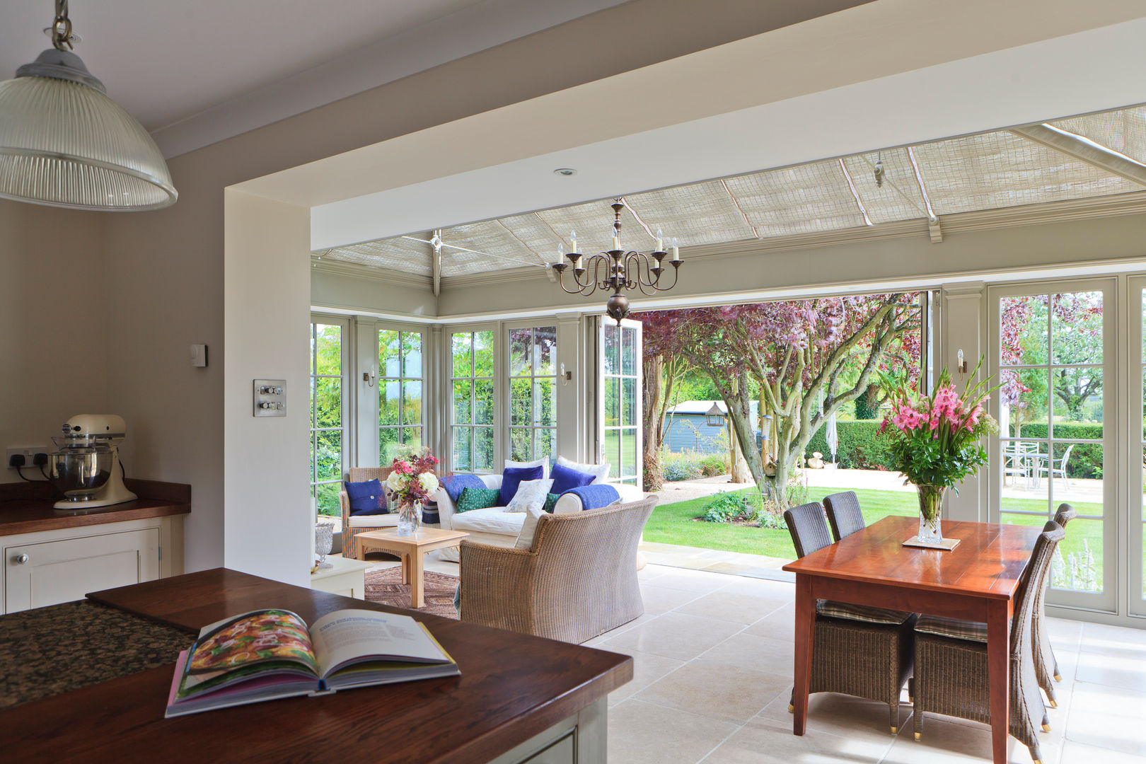 Kitchen Extension Conservatory on a Country Home homify Jardines de invierno de estilo clásico Madera Acabado en madera conservatory,orangery,garden room,outdoor,bespoke,timber,aluminium,glass,roof light,roof light