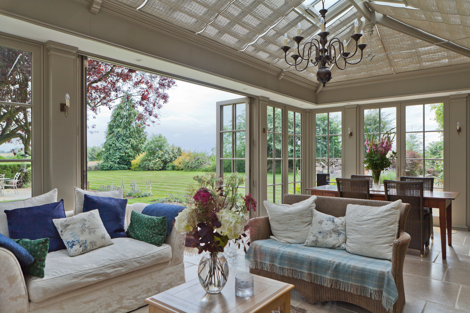 Kitchen Extension Conservatory on a Country Home homify Jardins de inverno clássicos Madeira Efeito de madeira conservatory,orangery,garden room,outdoor,bespoke,timber,aluminium,glass,roof light,roof light