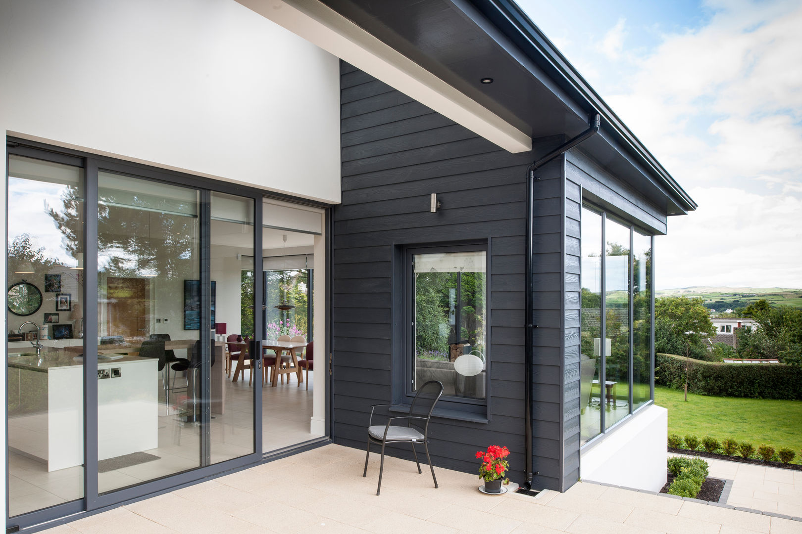 Contemporary replacement dwelling and redevelopment of the large private town centre garden, Des Ewing Residential Architects Des Ewing Residential Architects Modern houses