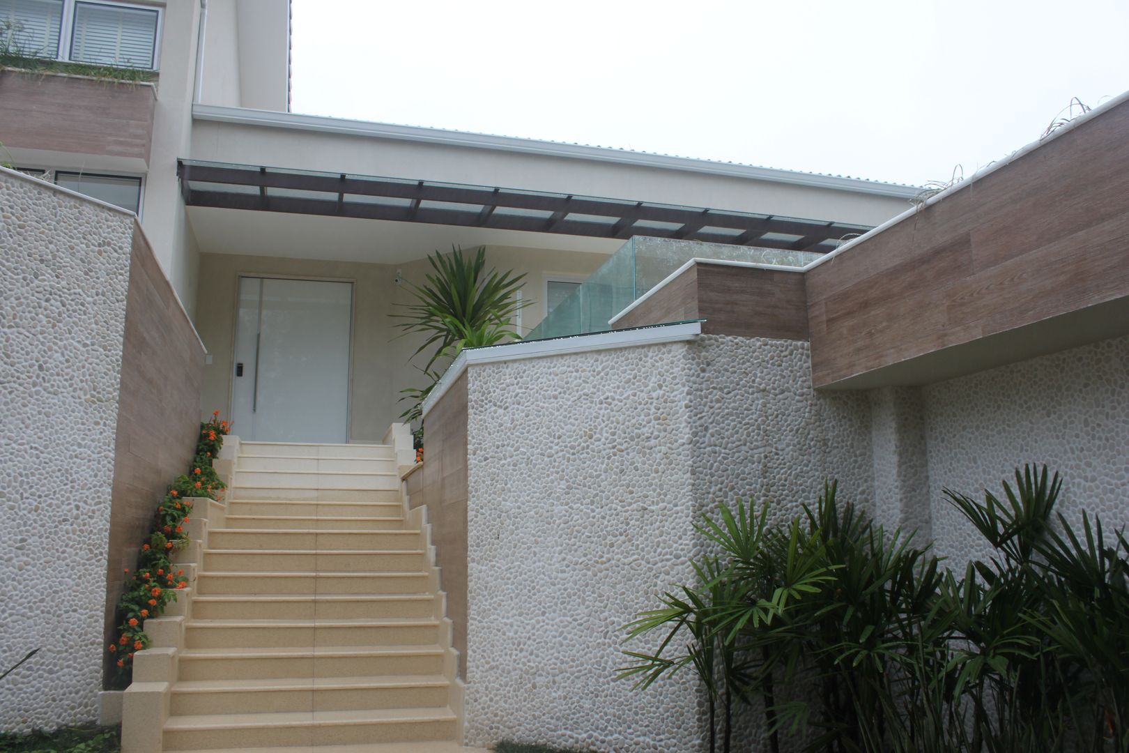 Casa na barra da tijuca- Rio de Janeiro, GEA Arquitetura GEA Arquitetura Maisons modernes