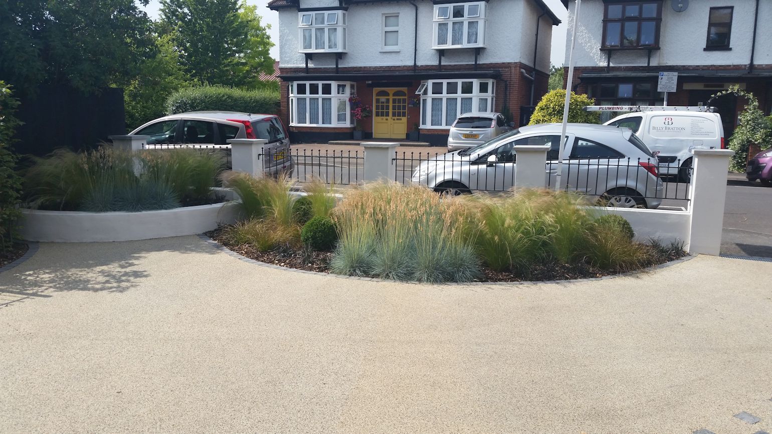 Front Garden Design Woking, Surrey homify Jardines modernos: Ideas, imágenes y decoración Garden Design,Landscape Design,Front Garden Design,Woking,Surrey