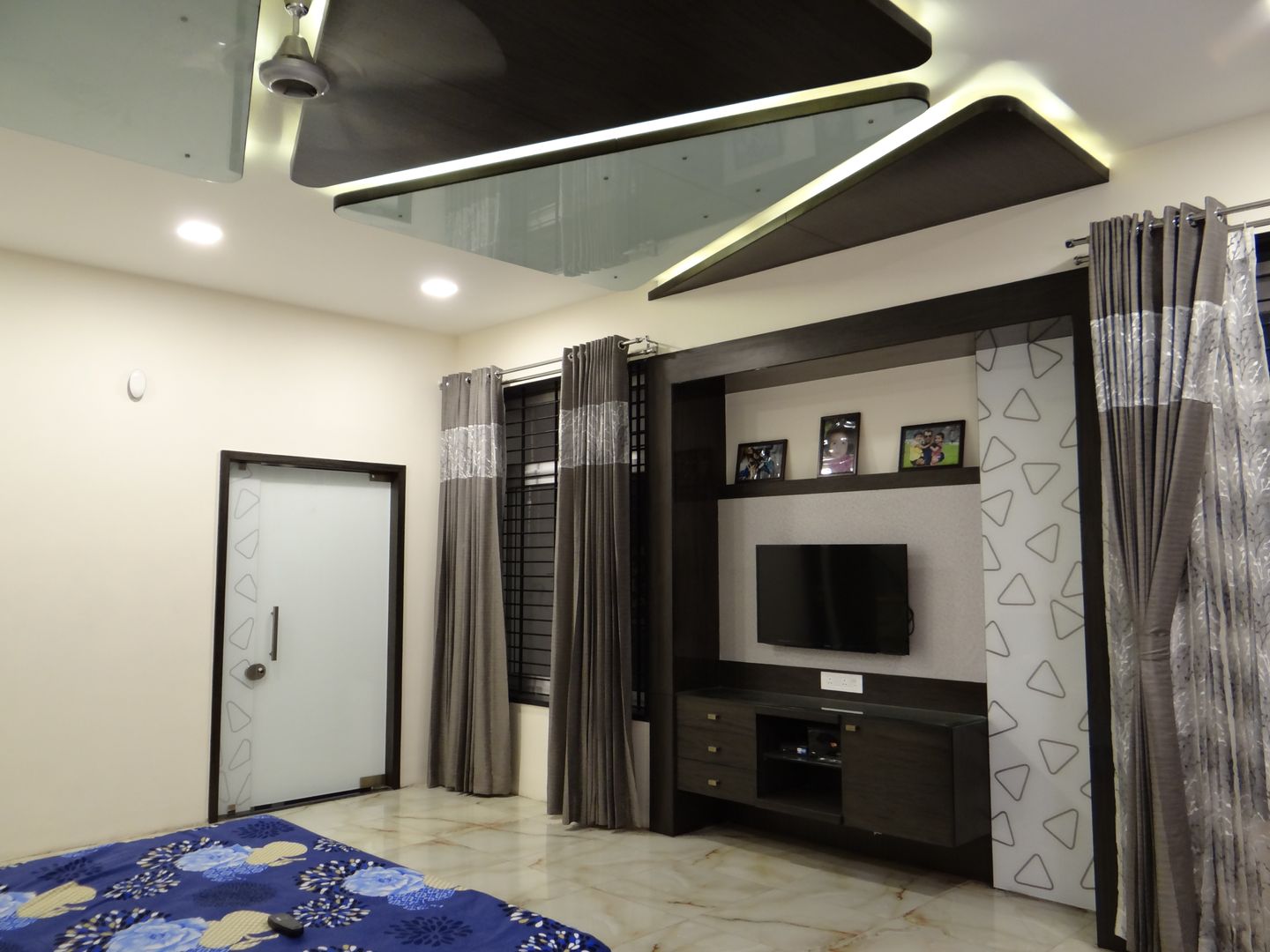 first floor master bedroom homify Modern style bedroom