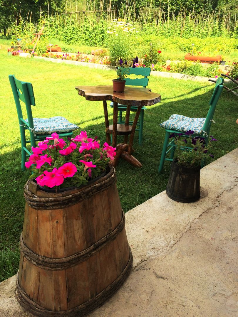 garden furniture(bahçe mobilyası), Coşkun Ahşap Dekorasyon Coşkun Ahşap Dekorasyon Jardines rústicos Madera Acabado en madera Decoración y accesorios