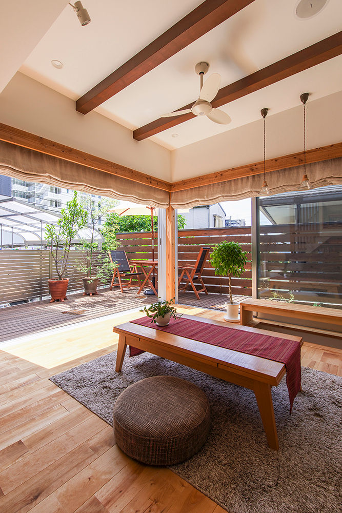 夕雲町の家－little forest－, 祐建築設計事務所 祐建築設計事務所 Modern style balcony, porch & terrace