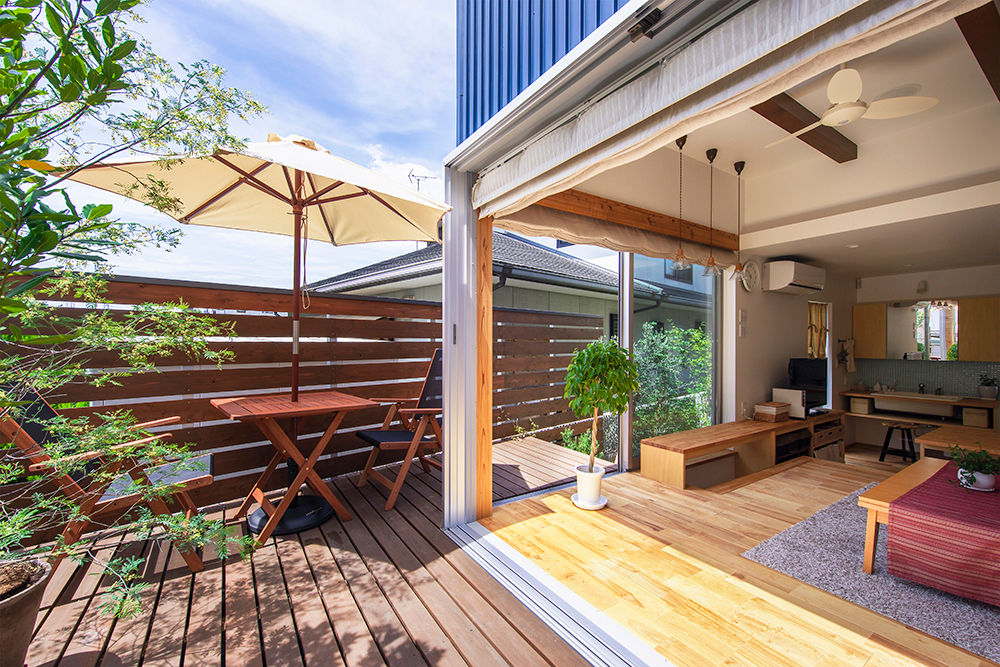 夕雲町の家－little forest－, 祐建築設計事務所 祐建築設計事務所 Modern style balcony, porch & terrace