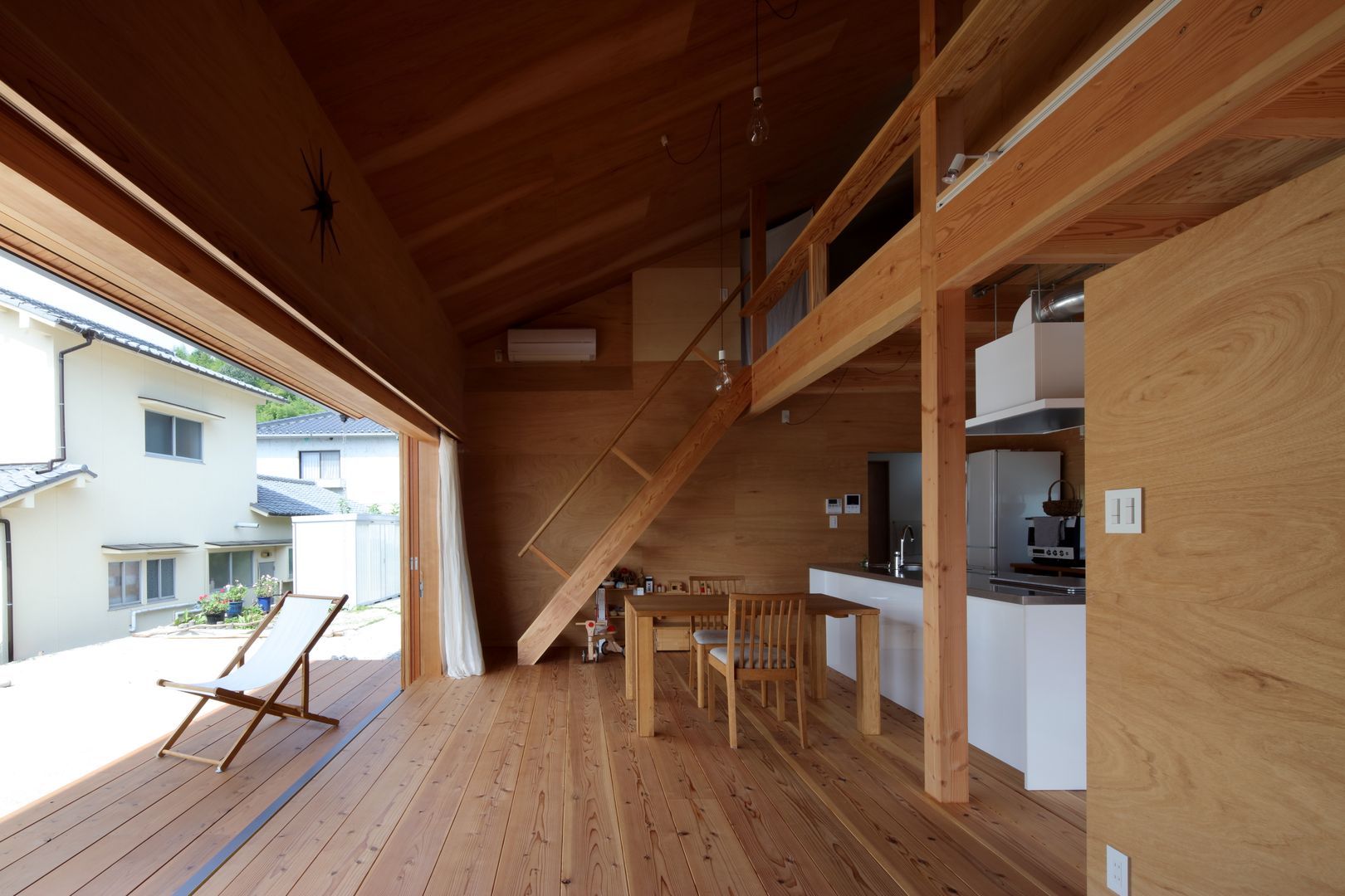 上平良の家, TENK TENK Living room