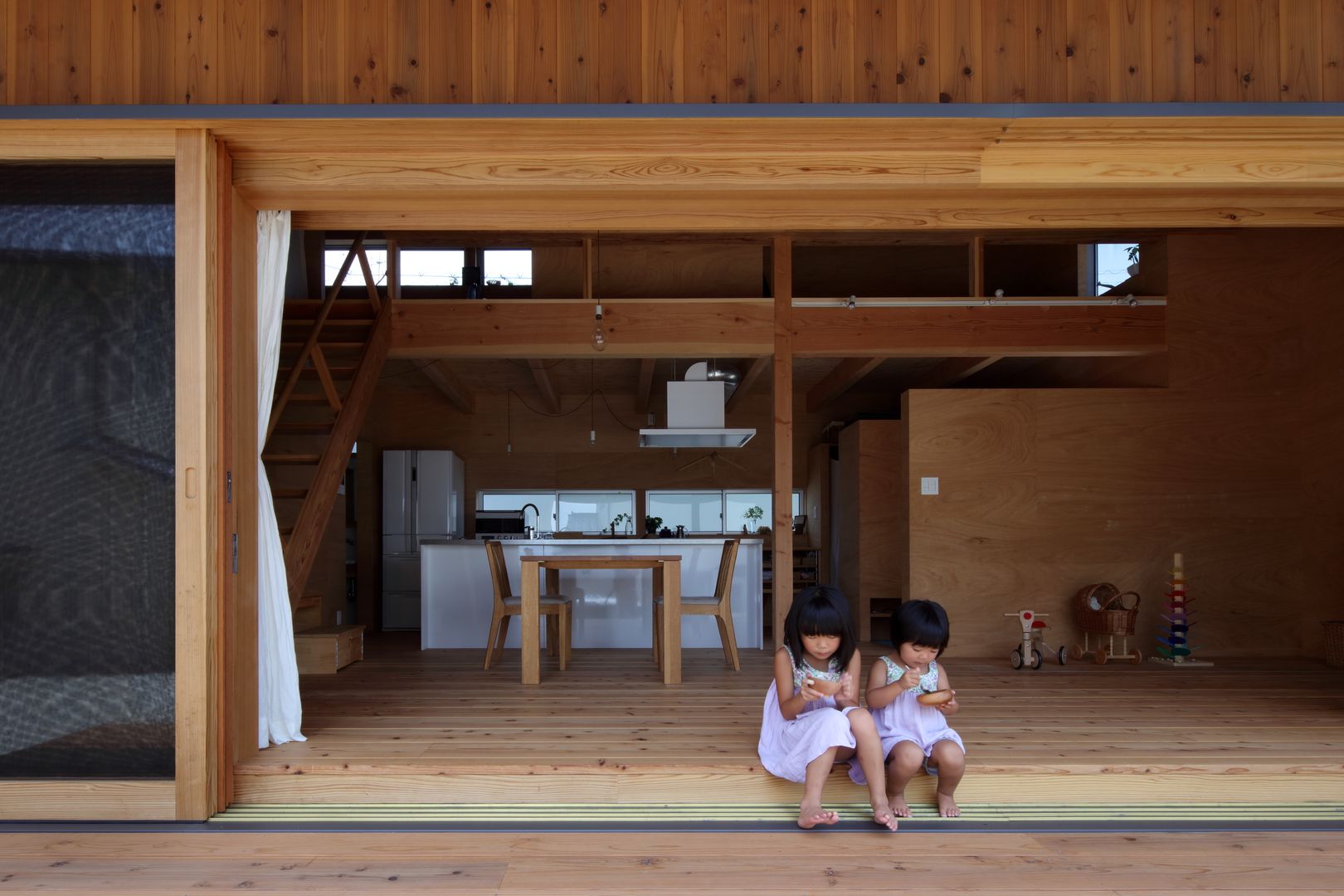 上平良の家, TENK TENK Salas de estilo minimalista