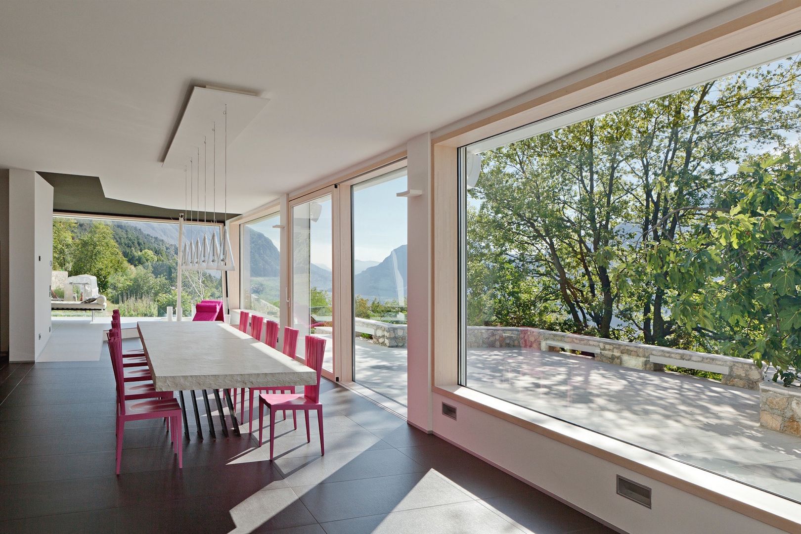 Villa in collina, Mangodesign Mangodesign Modern living room