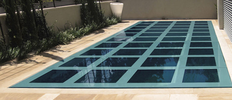 Glass covered Movable Floor, AGOR Engineering AGOR Engineering Modern Pool