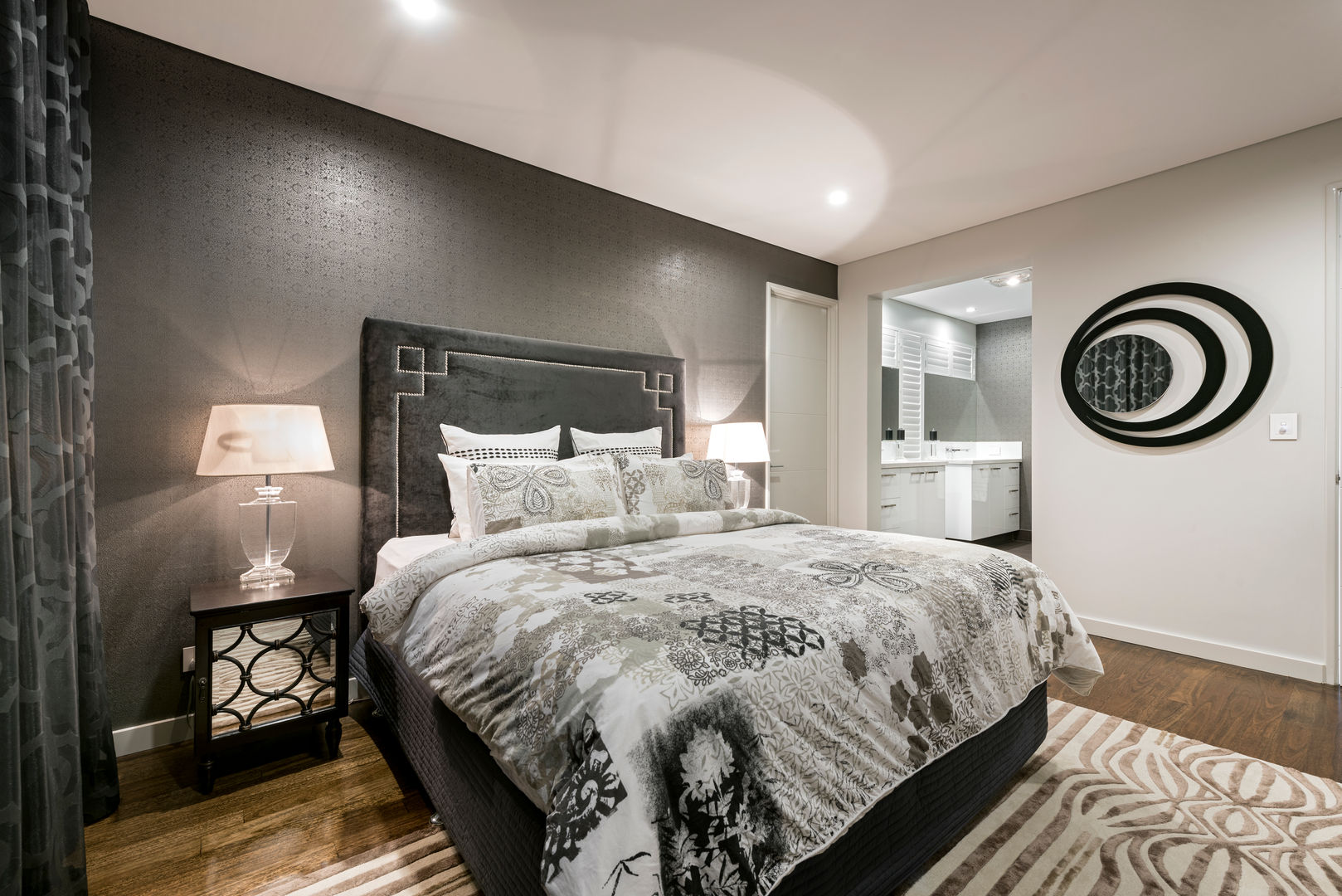 Master Suite Moda Interiors Habitaciones modernas Madera Acabado en madera master bedroom,bedroom,wallpaper,bedhead,king size bedroom