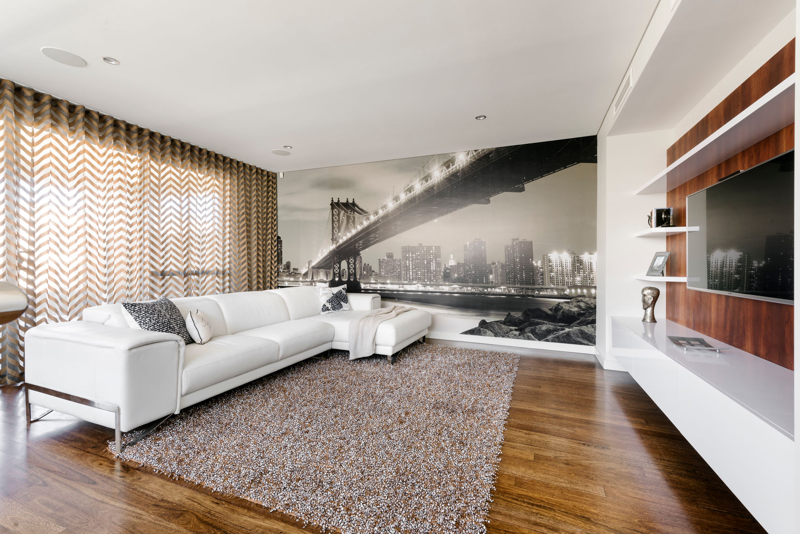 Upstairs Living Area Moda Interiors Ruang Keluarga Modern Kayu Wood effect living room,wallpaper,custom wall art