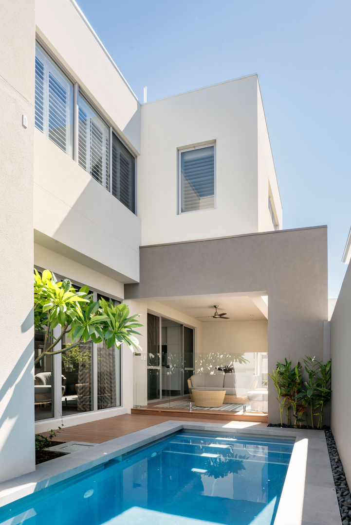 Pool/Exterior Moda Interiors Modern home Concrete lap pool,exterior facade,alfresco