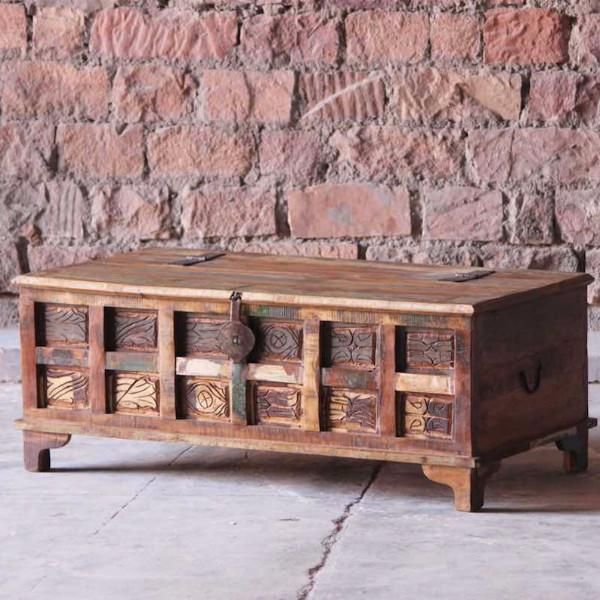 Aimee Reclaimed Wood Trunk Coffee Table / Storage homify Rustieke woonkamers Hout Hout Opbergen