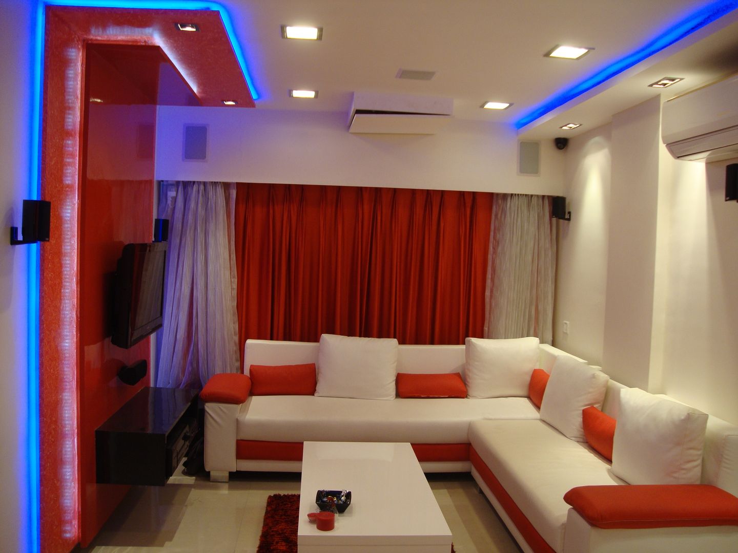 Contemporary Living Room with Home Automation, Takeaway Interiors Takeaway Interiors Nowoczesny salon