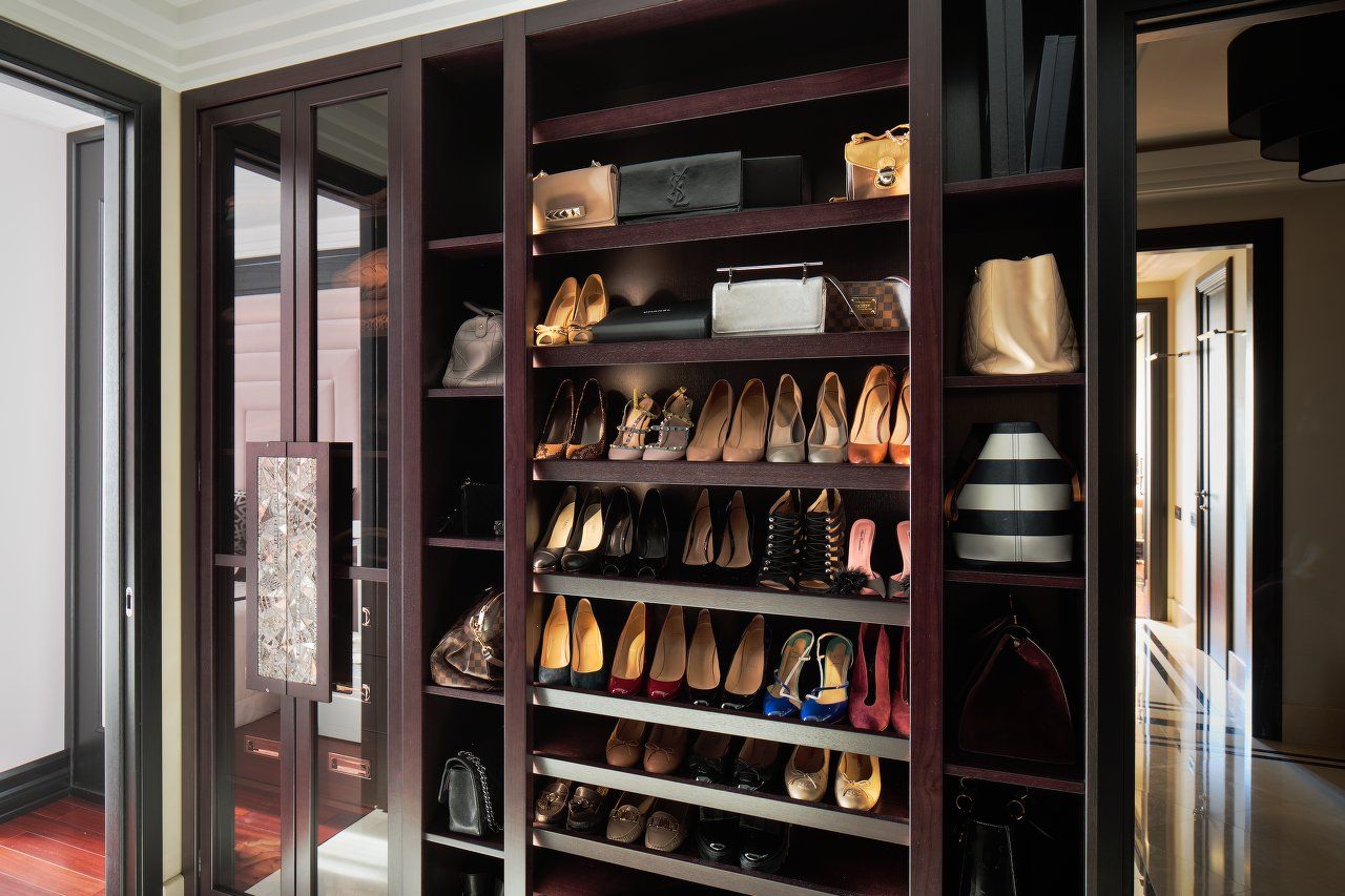 Мебель: гардеробная Haute Couture, LUMI LUMI Classic style dressing room Storage