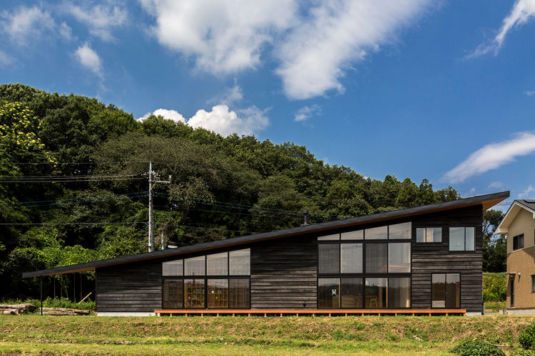 矢板・焼杉の家, 中山大輔建築設計事務所/Nakayama Architects 中山大輔建築設計事務所/Nakayama Architects Eklektik Evler