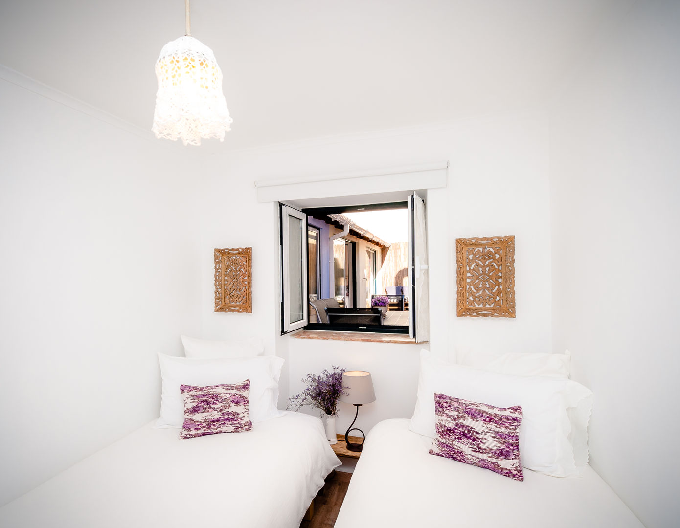Um apartamento com um toque descontraído de campo em plena cidade., alma portuguesa alma portuguesa Dormitorios de estilo rural