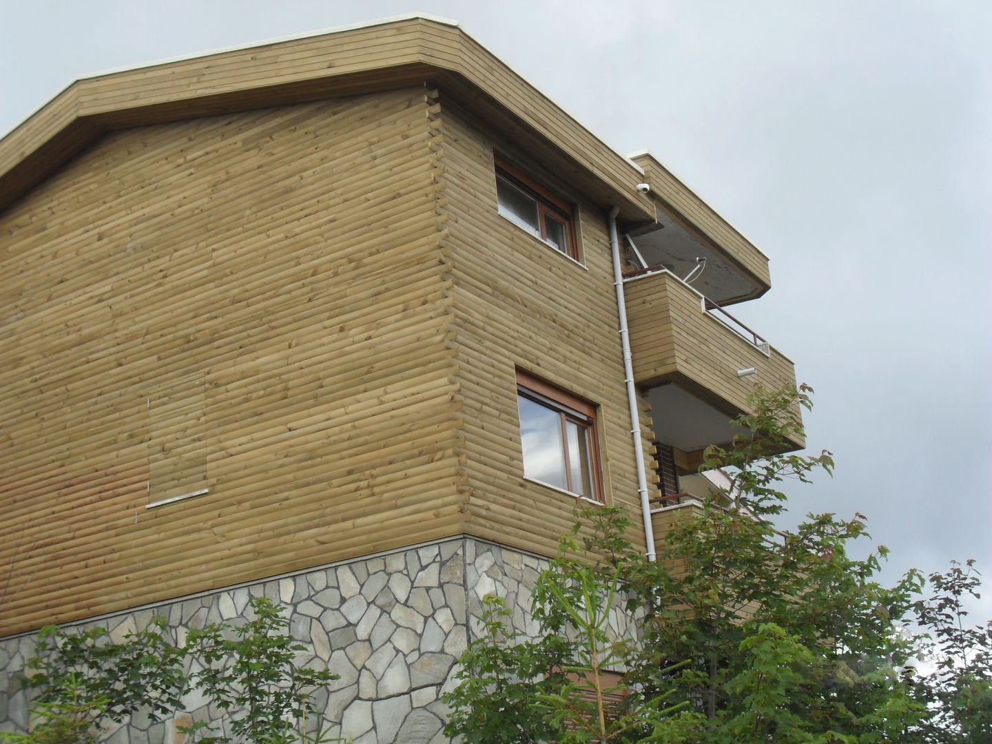 Yayla Evi, Gürsoy Kerestecilik Gürsoy Kerestecilik Casas de estilo rústico Madera Acabado en madera