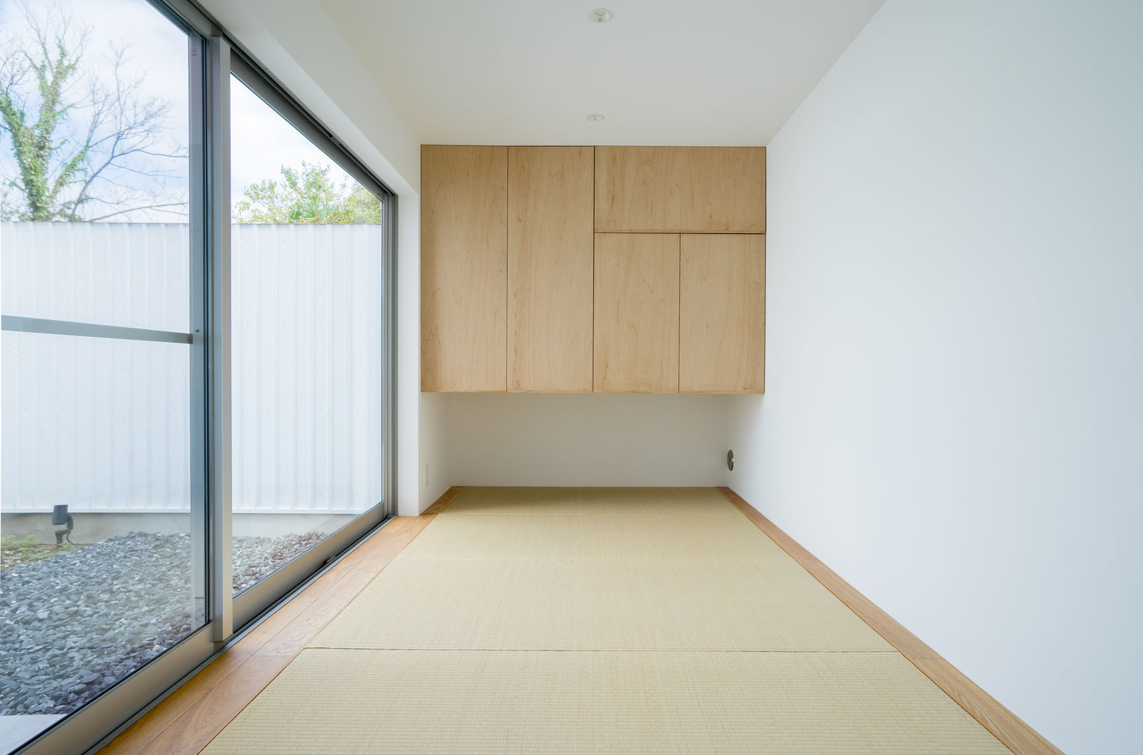 グロット, Smart Running一級建築士事務所 Smart Running一級建築士事務所 Moderner Multimedia-Raum Holz Holznachbildung