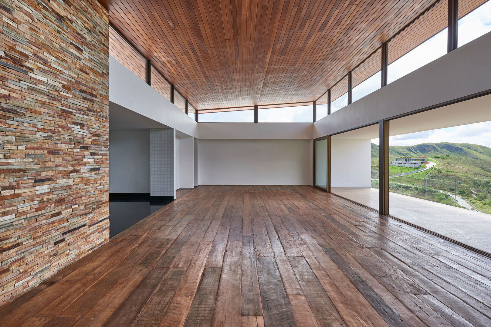 CASA DO VALE, David Guerra Arquitetura e Interiores David Guerra Arquitetura e Interiores Modern walls & floors