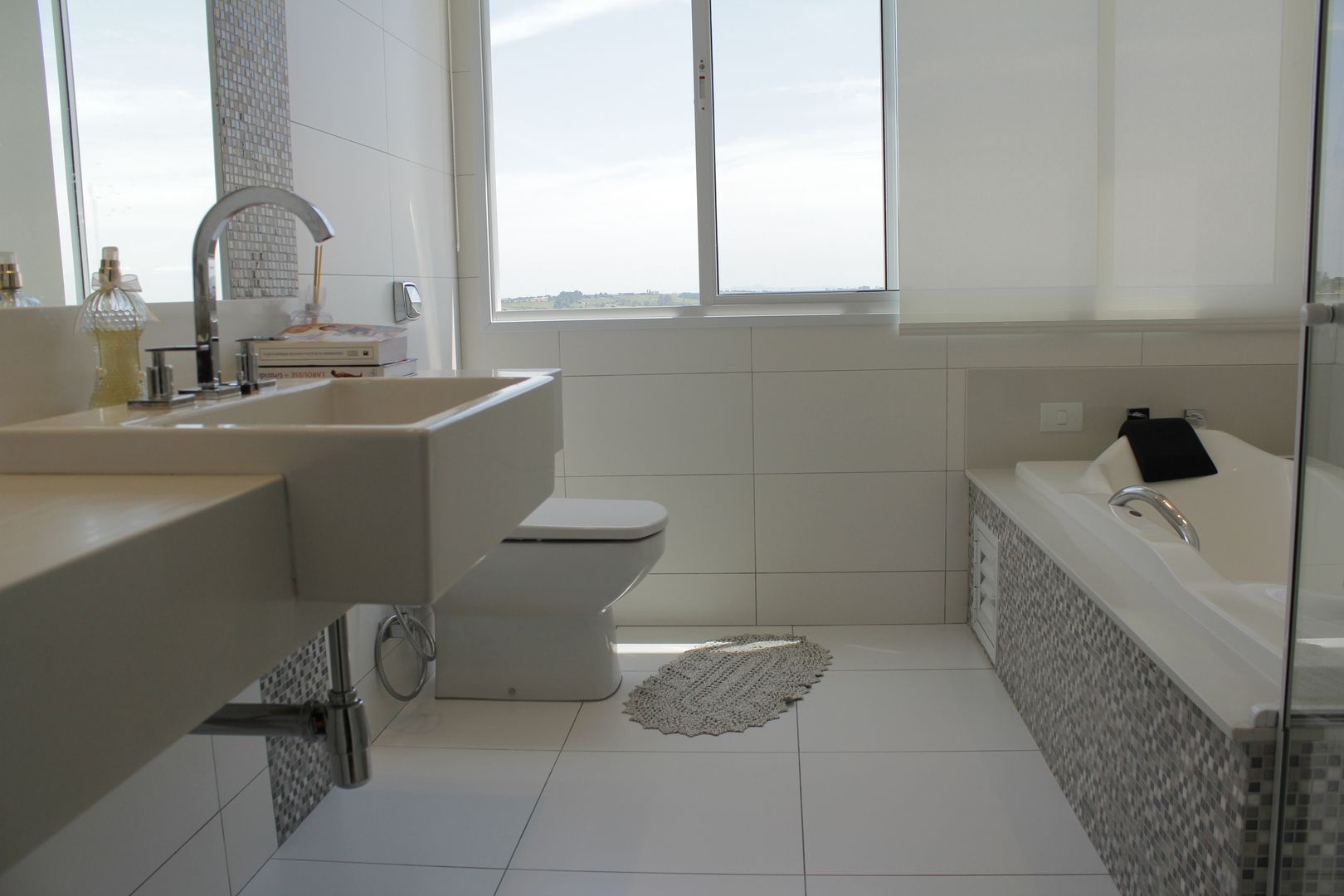 Casa LJ , Lozí - Projeto e Obra Lozí - Projeto e Obra Minimalist style bathroom