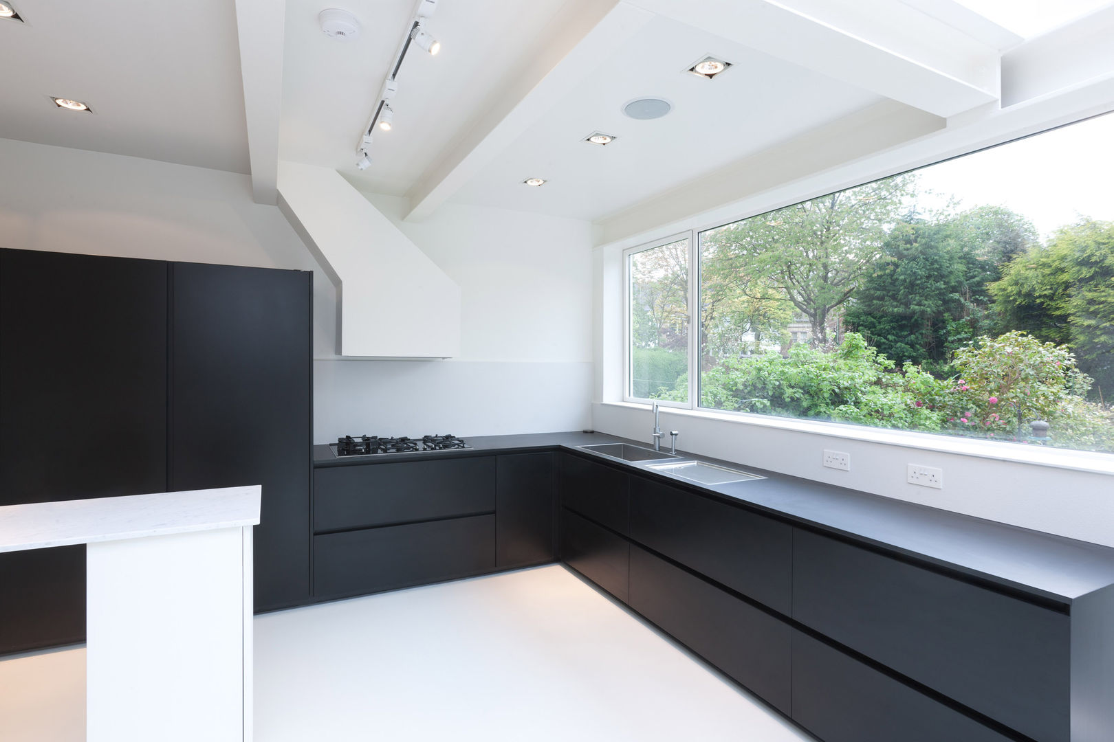 Dudley Road in Manchester, Studio Maurice Shapero Studio Maurice Shapero Modern kitchen