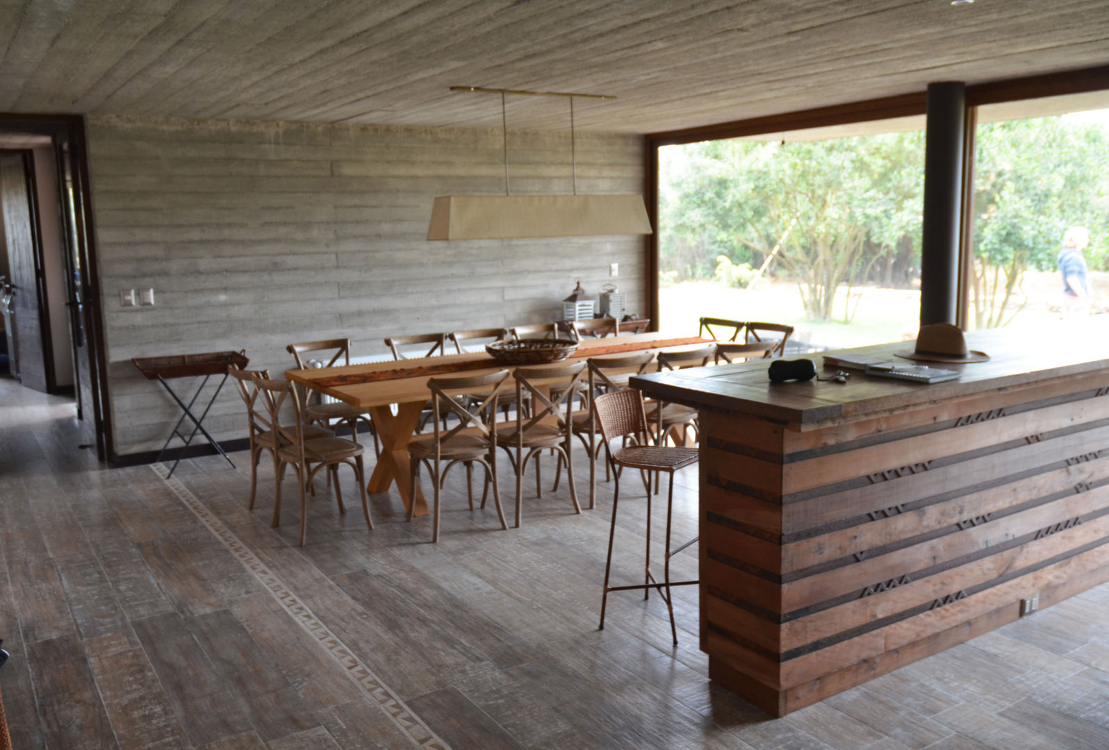 Piso de duelas. Ignisterra S.A. Paredes y pisos de estilo rústico Madera Acabado en madera