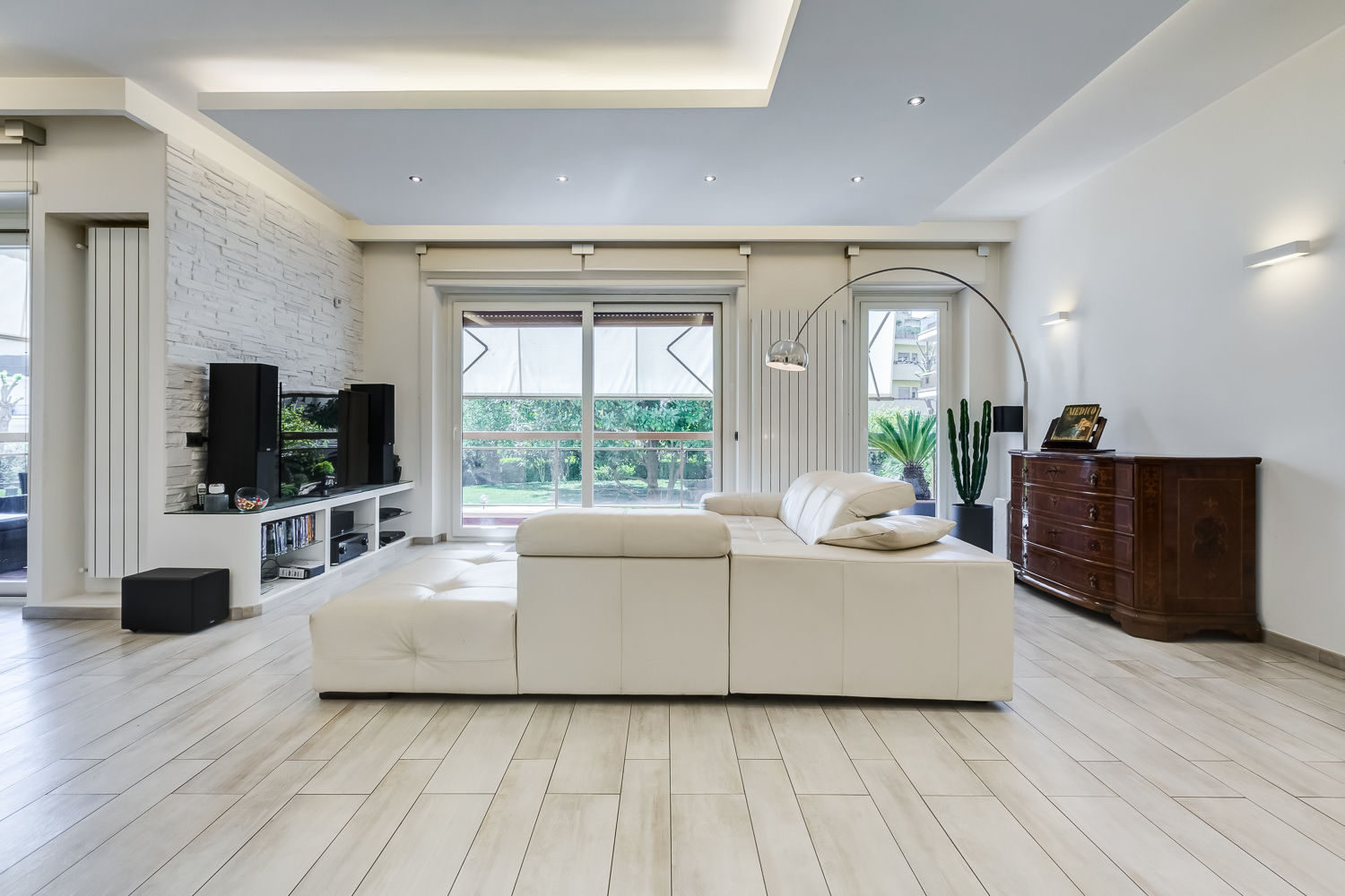 Ponte Milvio | Minimal Design, EF_Archidesign EF_Archidesign Living room