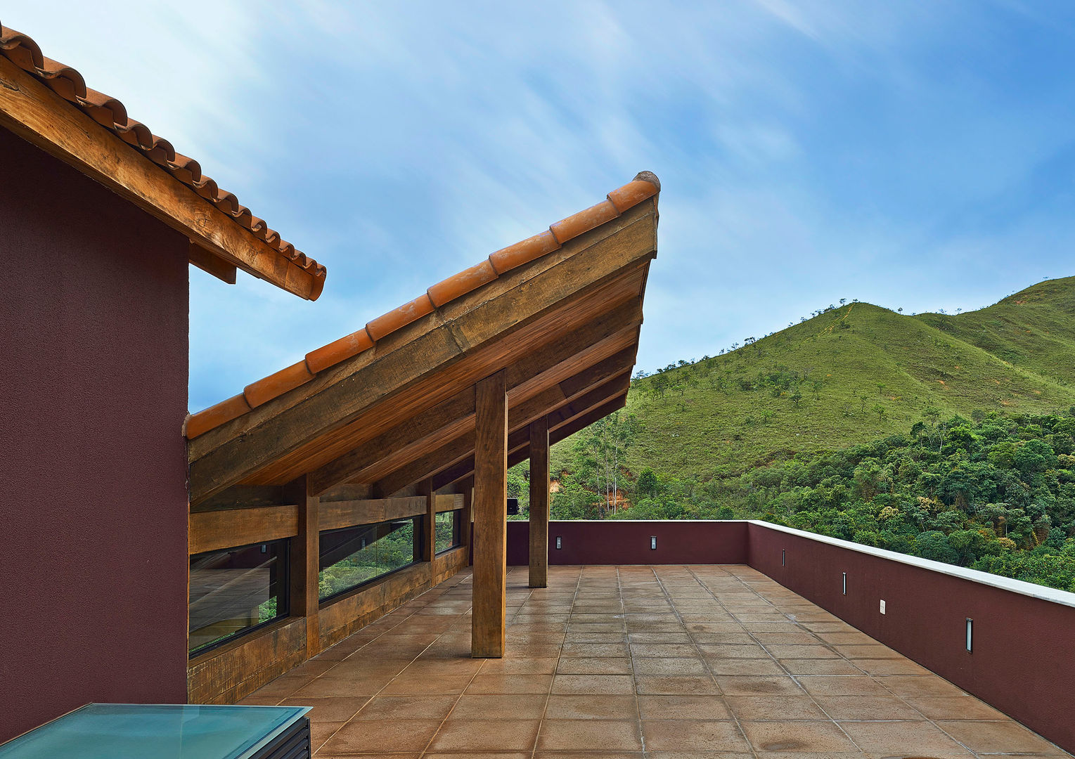 CASA TERRAÇO, David Guerra Arquitetura e Interiores David Guerra Arquitetura e Interiores Balcones y terrazas de estilo rural