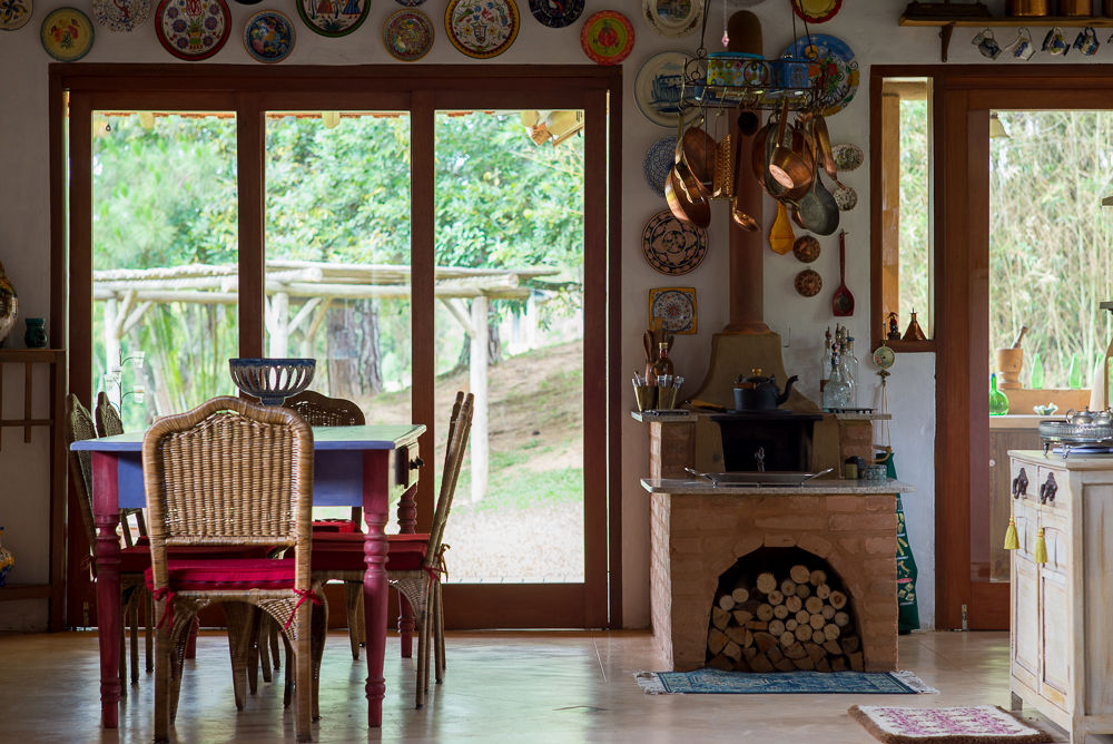 Residencia Villa Bela, Valquiria Leite Arquitetura e Urbanismo Valquiria Leite Arquitetura e Urbanismo Sala da pranzo in stile rustico