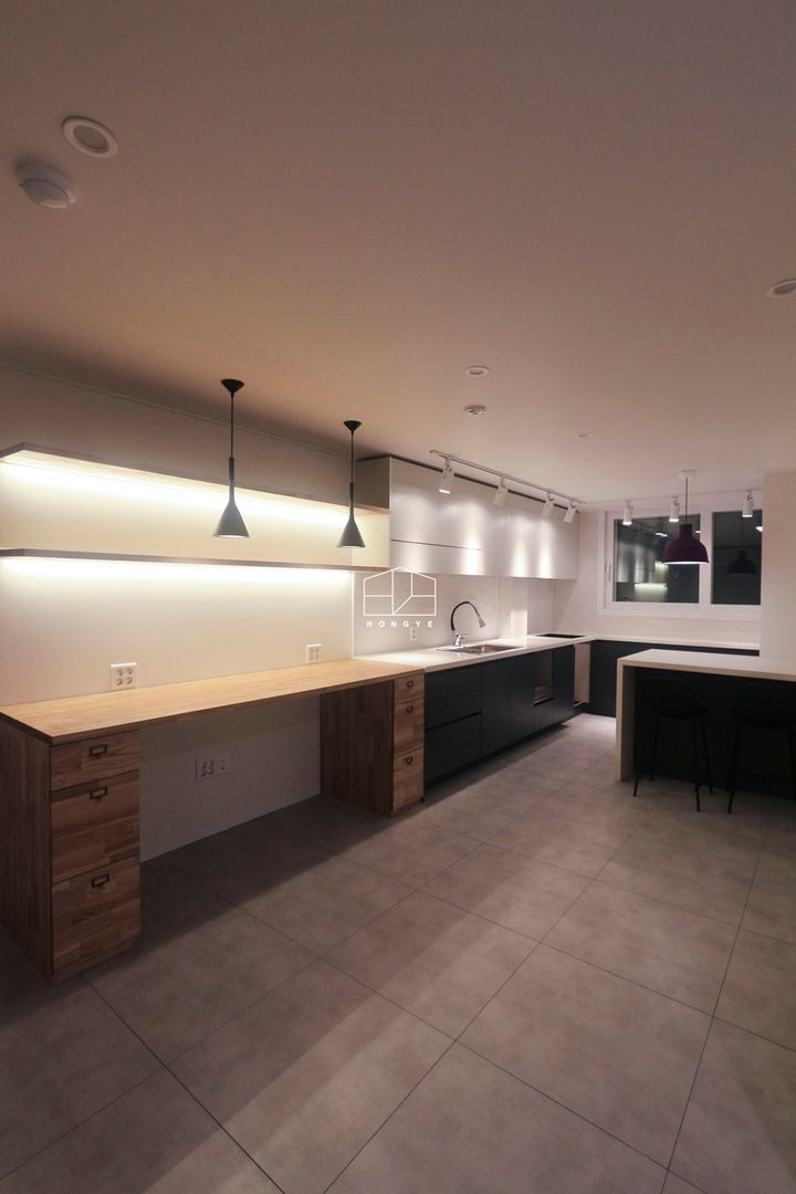 심플하면서도 따뜻한 느낌의 아파트 인테리어_25py, 홍예디자인 홍예디자인 Scandinavian style kitchen