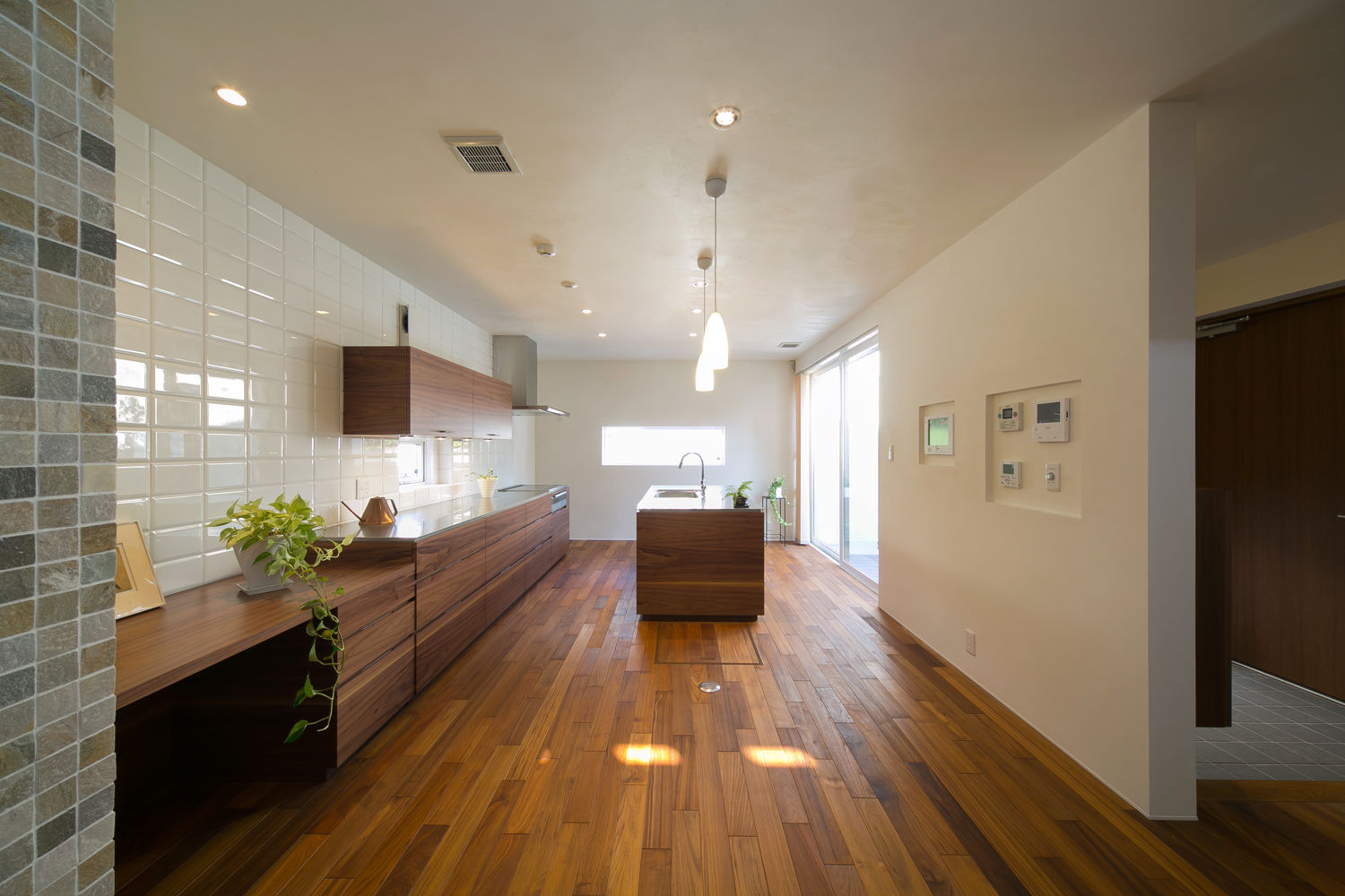 sunny side, アーキシップス京都 アーキシップス京都 Modern style kitchen Wood Wood effect